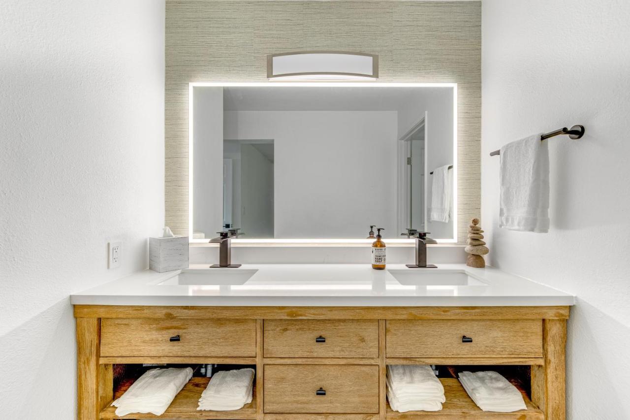 Newly Renovated Condo With Sup Paddle Boards And Golf Clubs Included Kailua-Kona Esterno foto